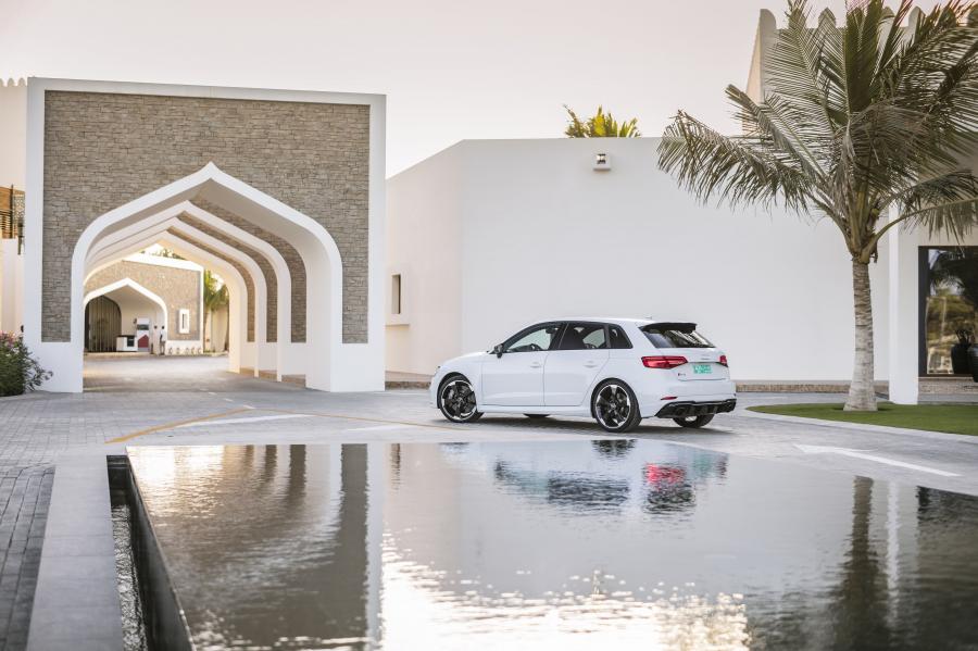  Audi RS3 Sportback (8V) 2017 года  (WW) (фото 39 из 40)